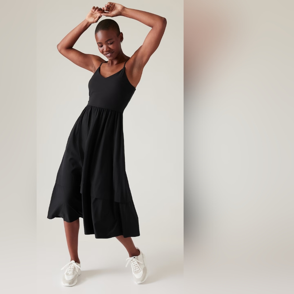 Athleta Elation V-neck Hybrid Dress in Black